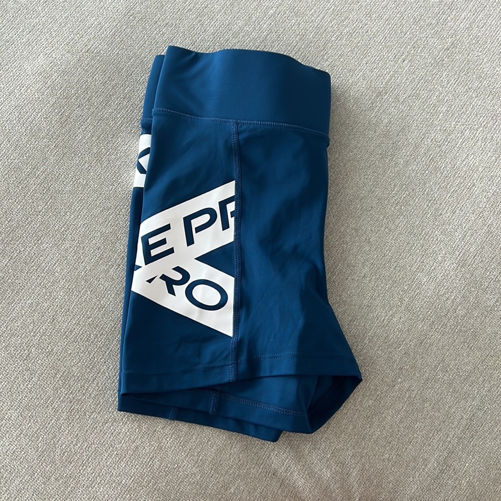 Nike pro gym shorts - Picture 2 of 2